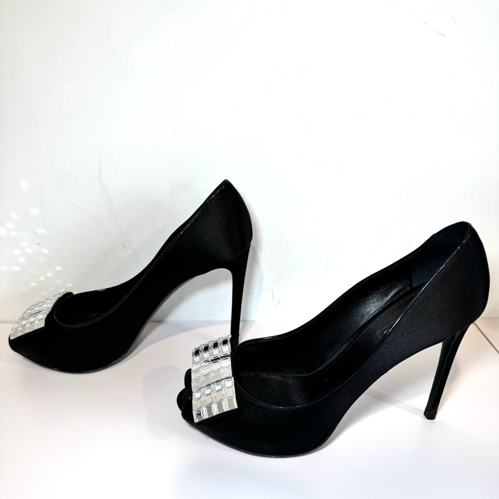 Louis Vuitton Music Hall Black Satin W Mirror LV Logo Peep Toe Pumps, Size 38.5 - Picture 4 of 15